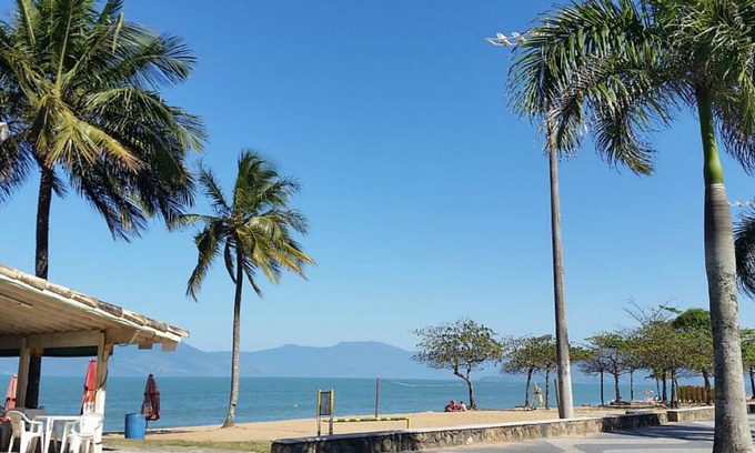 Ipiranga Apartamento | Apto Martim de Sá - Frente a la playa (pie en la arena) - Vista al mar
