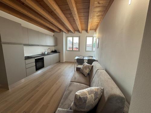 Old Town Apartamento | Apt nel cuore di Mantova con garage