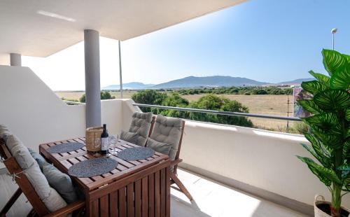 Tarifa Apartamento | Apt w Beach/Mountain Views, Pool and Parking