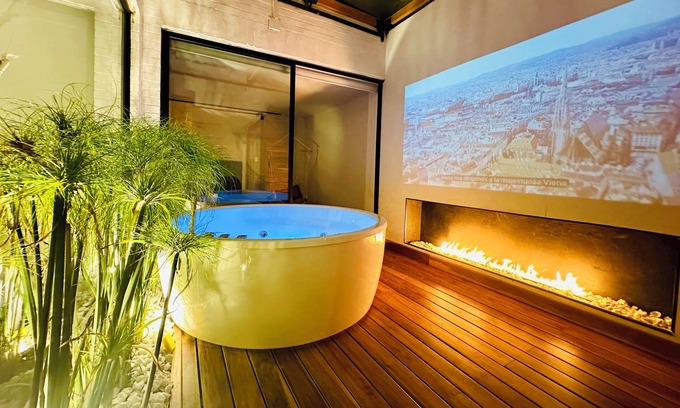 Calle 100 Apartamento | Apto with private jacuzzi sauna fireplace cinema and gym king size bed 93 park