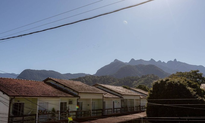 Pereque Apartamento | Apto c/Wi-fi, garagem e vista das montanhas