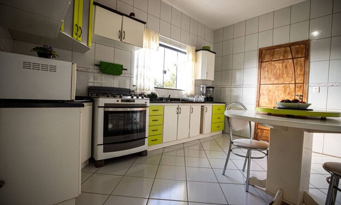 Guarapuava Apartamento | Apto com ótima localização e WiFi em Guarapuava/PR