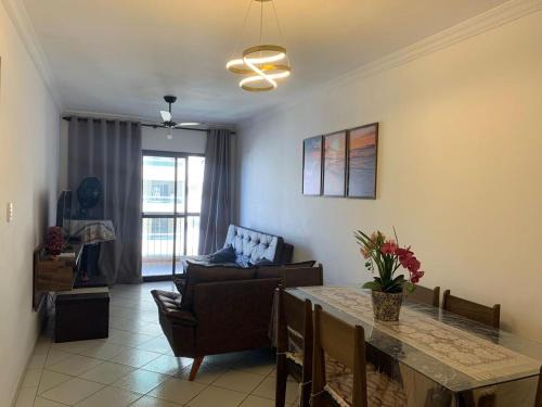 Aviacao Apartamento | Apto com Varanda e Churrasqueira - 30 m da Praia