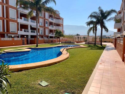 Denia Apartamento | Apto. con gran terraza y acceso directo a piscina.