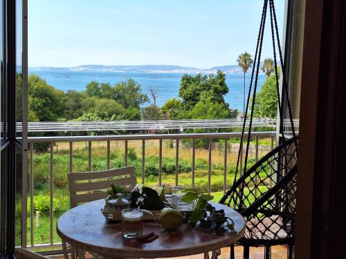 Bueu Apartamento | Apto Dona Olga 200 mts playa Lapamán, terraza vistas al mar