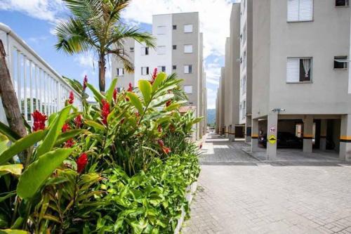 Estufa I Apartamento | Apto em Ubatuba divisa com a Praia de Itagua e facil acesso as praias fica ao lado do Atacado Tenda da rodovia Rio Santos