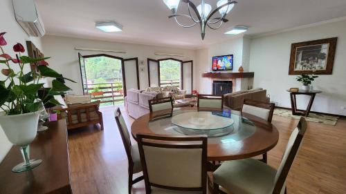 Capivari Apartamento | Apto no centro turístico Capivari (150m do Baden)