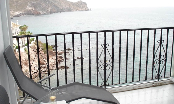 Calabardina Apartamento | APTO, WIFI en ACANTILADO ' VISTA AL MAR '.PARKING