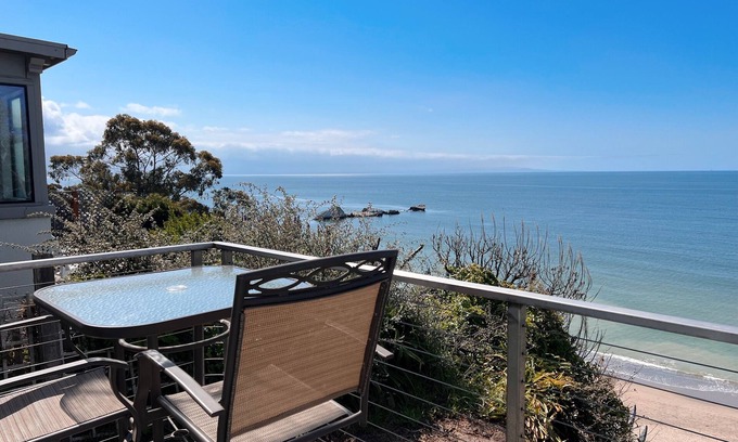 Aptos Casa | Aptos-Santa Cruz ~ Ocean Front Beach House