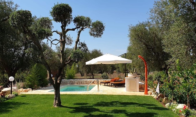 Latiano Casa | Casa de campo de Apulia (Lamia) en el olivar con piscina privada, mascotas bajo petición