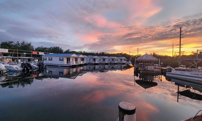 Key West Alquiler De Eote | Aqua Lodges at Hurricane Hole Marina