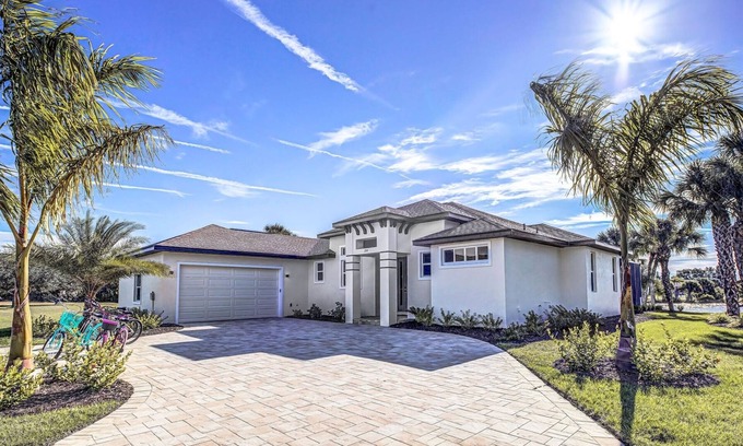 Rotonda Heights Casa | Aqua Pearl | Lake front | Pool | Spa
