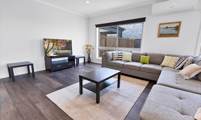 Eagle Point Casa | Aqua Views - Views towards the beautiful Gippsland Lakes and Eagle Point Bay