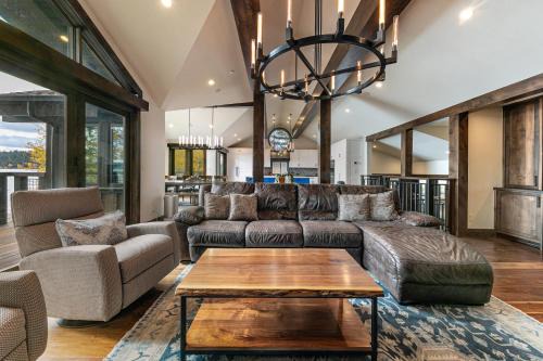 Carnelian Bay Casa | Aqua Vista Lakefront Estate by Tahoe Getaways - 6 BR in Carnelian Bay w Buoy, Pier & Game Room
