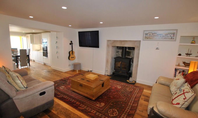 Cellardyke Cabaña | Aqua Vista- seafront cottage, Cellardyke