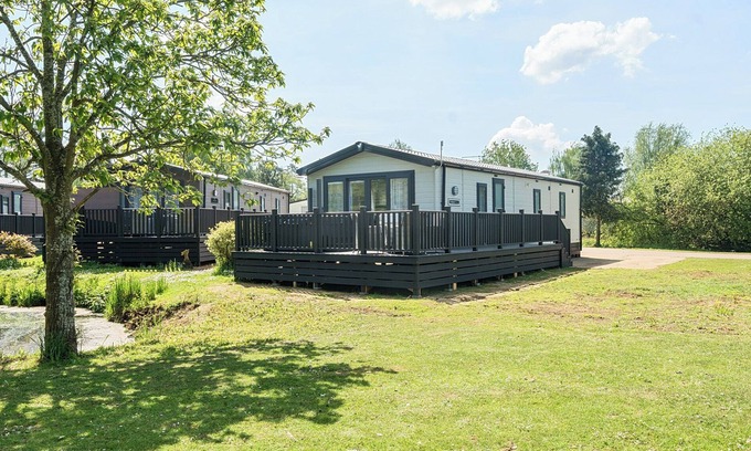 Great Billing Cabaña | AQUADROME ABODE - BILLING AQUADROME in Billing Aquadrome Holiday Park