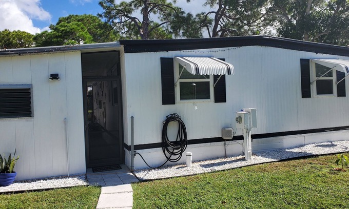 Grove City Casa | AQUAHOLIC VISTA