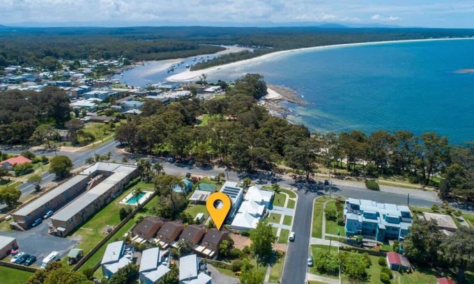 Huskisson Casa | Aquamarine - modern & bright Huskisson townhouse