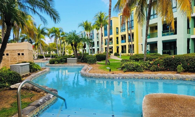 Mediania Alta Apartamento | Famous Beachside resort with 4 pools, slides, recreatives areas