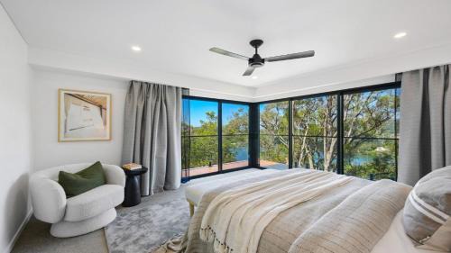 Horsfield Bay Casa | Aquilae-Waterfront Property Horsfield Bay -firepit,late check out