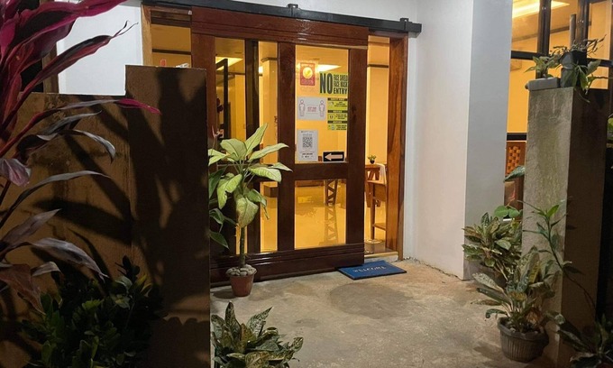 Coron Town Proper Hotel | Aquilah homestay