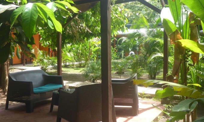 Tortuguero Hostal | Aracari Garden Hostel