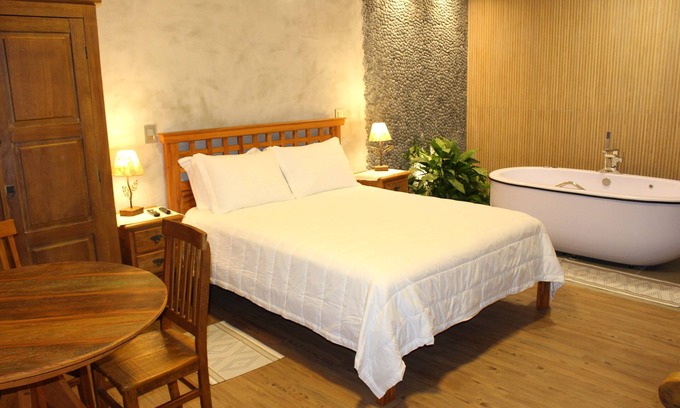 Monte Verde Cabaña | Araucaria Suite Mountain Lands Refuge