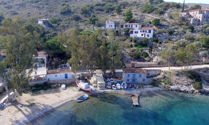 Hydra Casa | Arbeli House para vacaciones idílicas de sol y mar en la bahía de Mandraki, Hydra