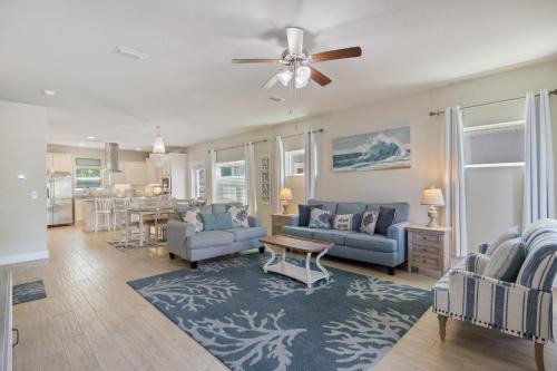 Ono Island Casa | Arborgate Sunkissed Seahorse At 13987 Hanging Branch Way By Pkrm