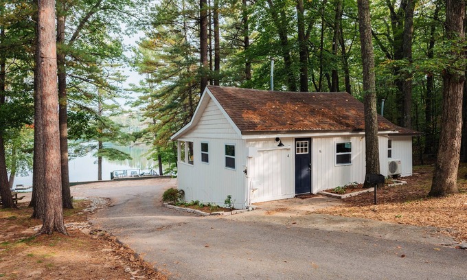 Mayfield Casa | Arbutus Lake Escape | Pontoon Rentals | Fishing