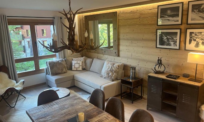 Arc-1950 Apartamento | Arc 1950 Ski in Ski out and Spa- Newly refurbished 153 Sources De Marie- 2 bedroom , 2 bathroom-Sleeps 4-6, Mont Blanc view from every window, Free WiFi