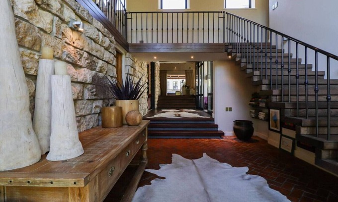Fernkloof Villa | Arc House Family Villa - large pool