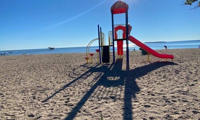 Innisfil Cabaña | ARCA Cozy Cabin-Innisfil Beach
