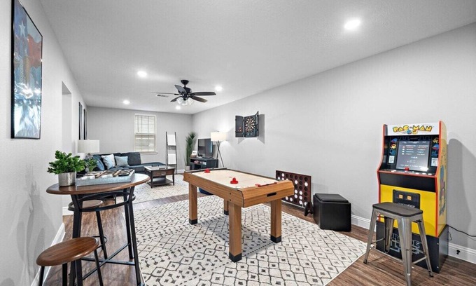 Pasadena Casa | Arcade Covered Patio Sleep 10 3 Bedroom 2 Bath Game Room