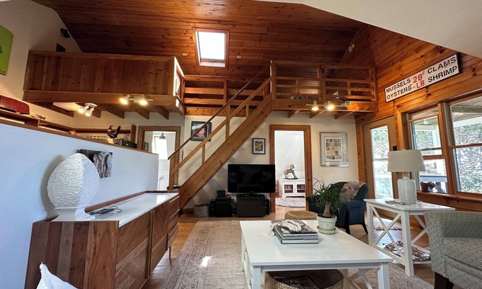 Pinette Casa | Arcadia Loft Guesthouse on PEI