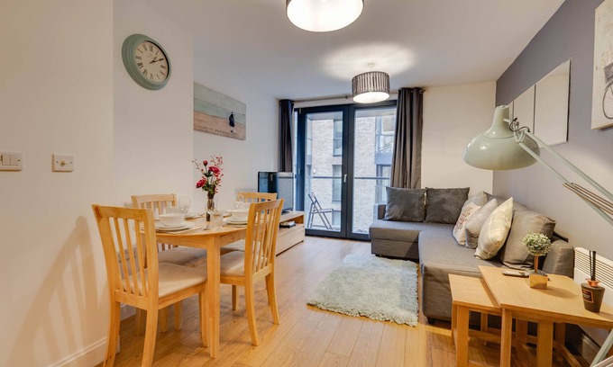 Theatreland Birmingham Apartamento | Arcadian Apartment with Balcony