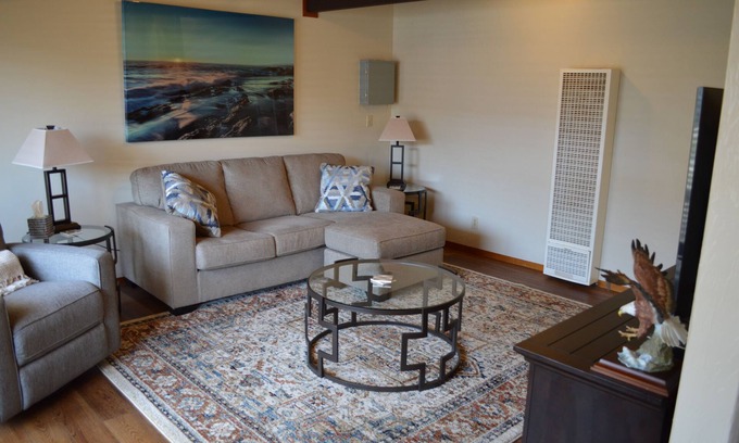 Arcata Apartamento | ARCATA ONE BEDROOM- stay near and downtown CalPoly Humboldt - a 13-min stroll