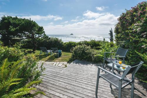 Arch Cape Casa | Arch Cape Escape by AvantStay Sensational Clift Top Home w Pacific Ocean Views