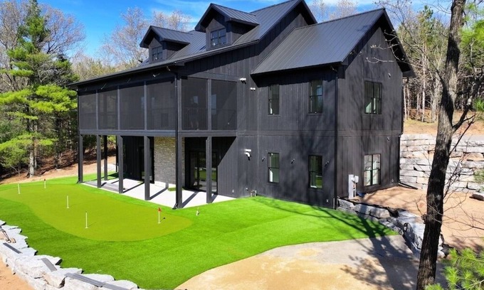 Nekoosa Casa | Archer Place - Luxury Modern Home - Backyard Putting Green