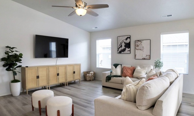 Nampa Casa | Archi- MCM Modern
