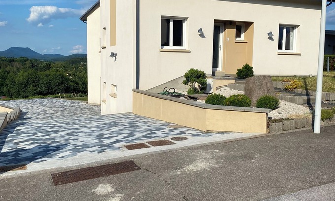Neuvillers-sur-Fave Casa | Architect-designed house with magnificent views.