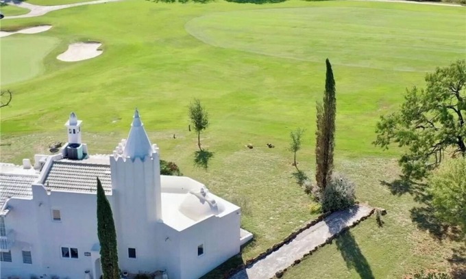 Horseshoe Bay West Villa | Golf Front Hill Country Villa Built by Famous Architect