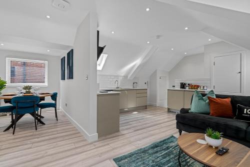 Swindon Apartamento | Archway Haven - 2 min from Station - Free Parking - Courtyard