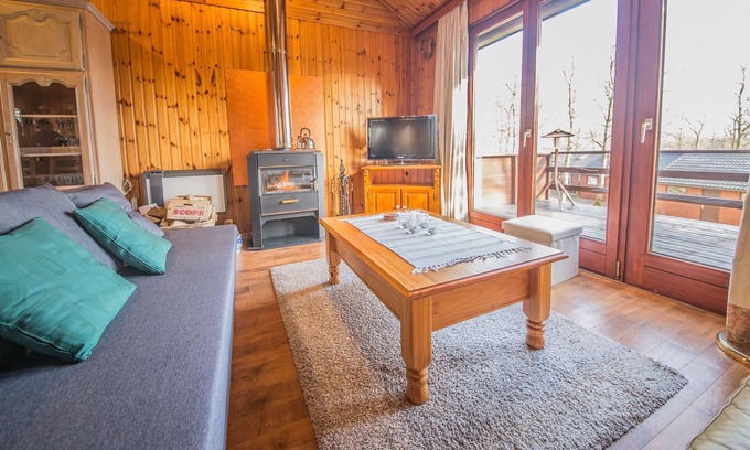 Somme-Leuze Chalet De Esquí | Ardennes chalet Fluffy's home near Somme-Leuze with terrace