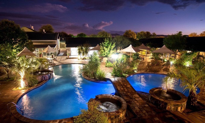Windhoek Cabina | Arebbusch Travel Lodge