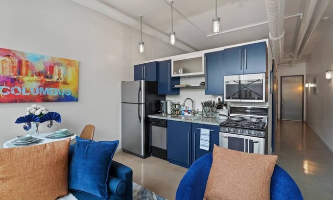 Downtown Columbus Condominio | Arena District Suite w/FREE Parking & Rooftop Deck