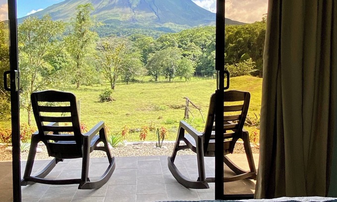 Aguas termales de Arenal Cabina | Arenal Dragonfly Private Paradise - Volcano Front Romantic Getaway