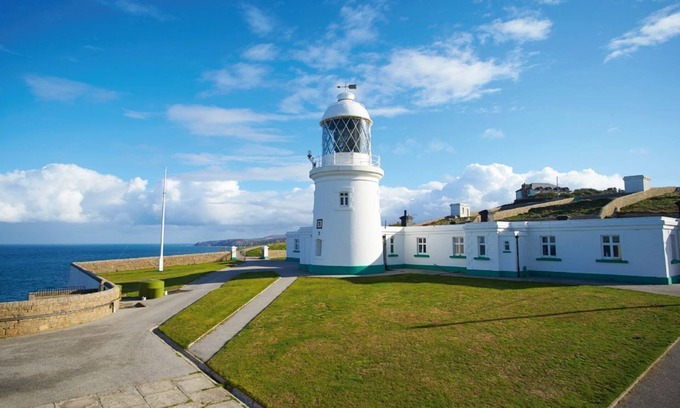 Penzance Cabaña | Argus Cottage se encuentra en el sitio Pendeen Lighthouse, en un promontorio de granito majestuoso para 3 personas.