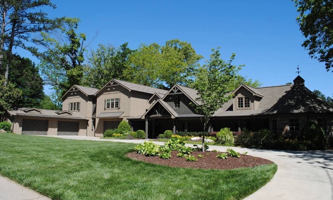 Gainesville Complejo | Lake House Mansion disponible para retiros corporativos y reuniones familiares, duerme 45
