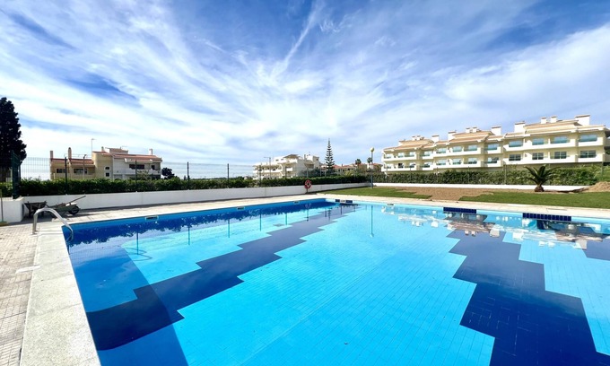 Alporchinhos Apartamento | Arma O DE P RA Brightness 3 With Pool by Homing